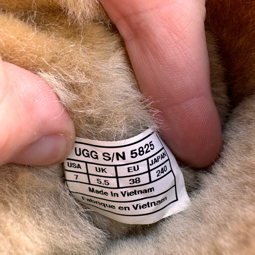 UGG Classic Boots in Chestnut - Picture 8 of 9
